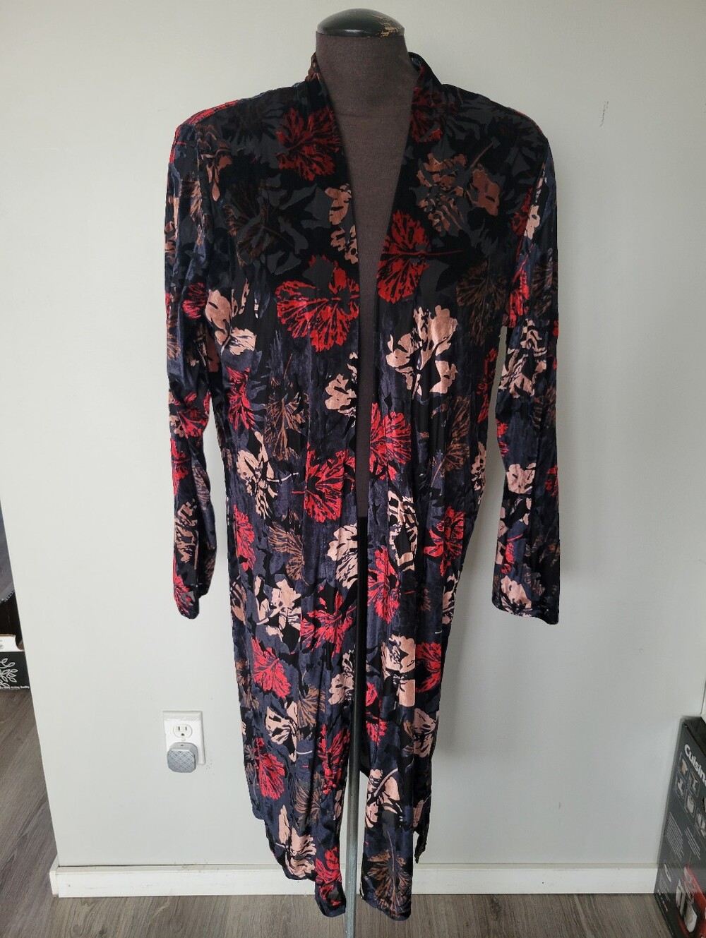 Papillon Cardigan Size XL